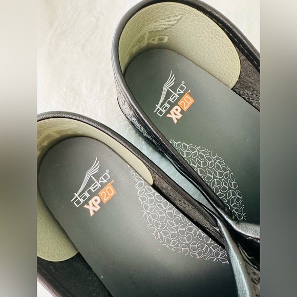 Dansko XP 2.0 Floral Tooled Women’s Work Clogs Size 40 or US size 9.5-10 - Picture 6 of 10